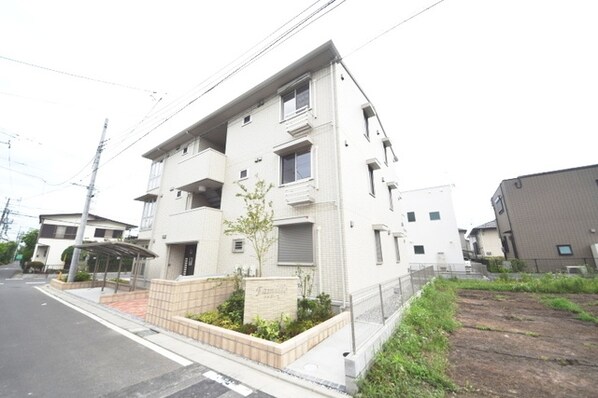 ファミーユの物件外観写真